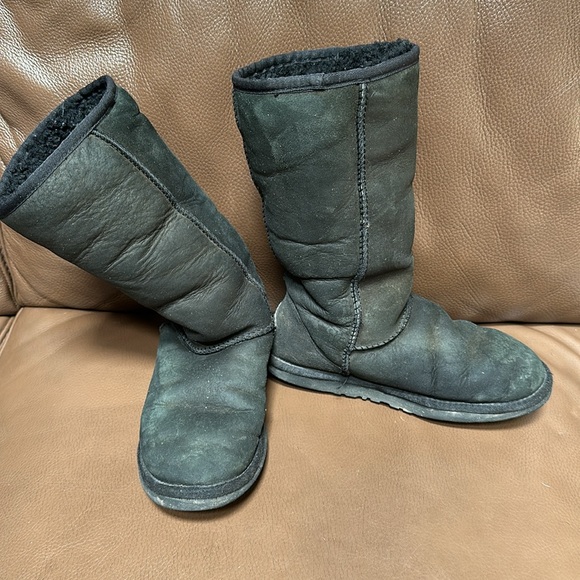 Used tall UGG boots, size 6 - Picture 3 of 8